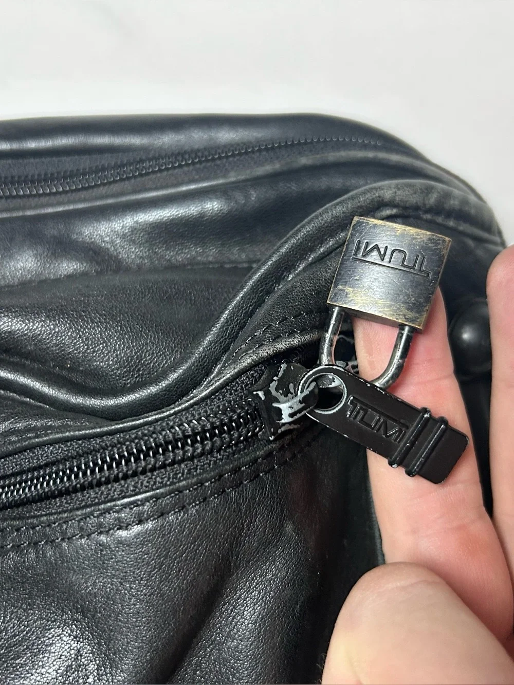 Tumi 978D3 Nappa Leather Expandable Carry On Duffle Weekender Bag 21